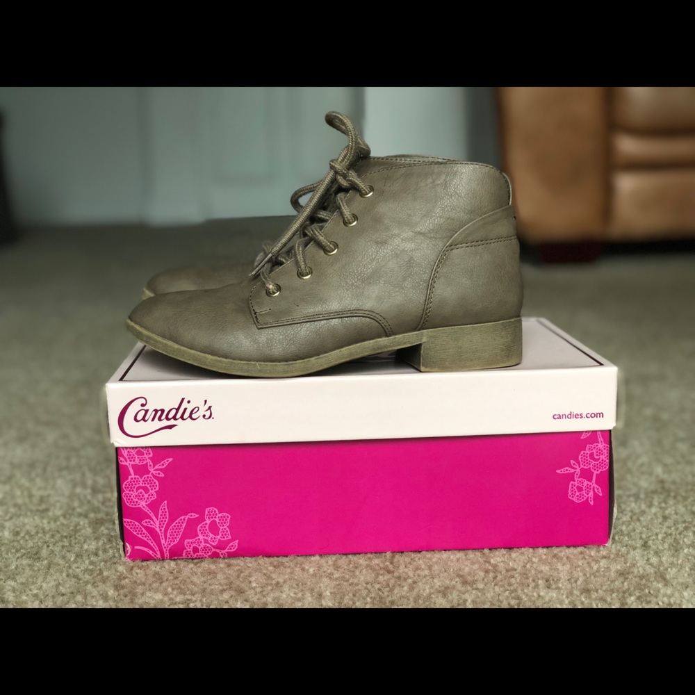 Candie’s Tan Lace Up Booties Sz 7